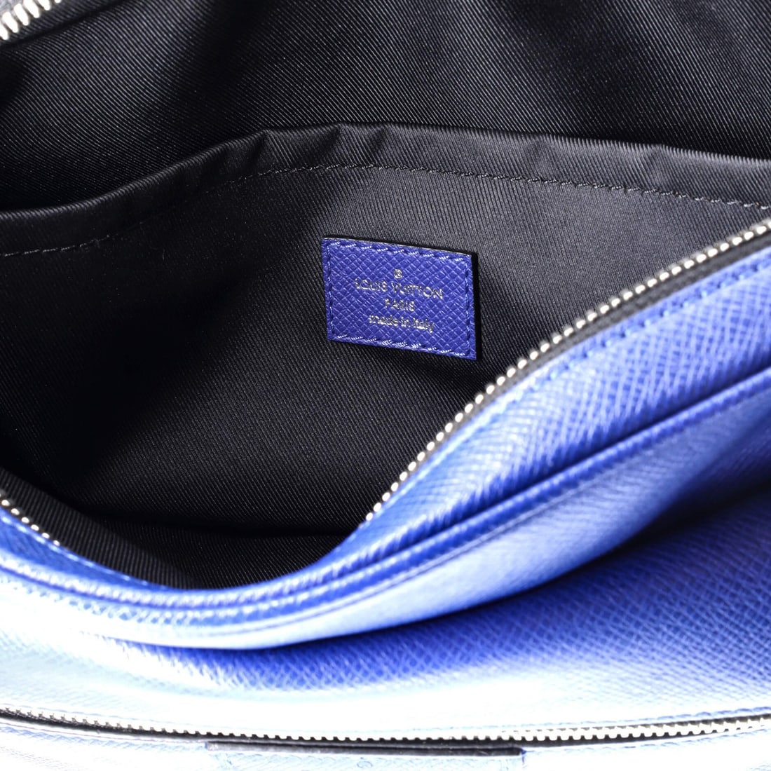 PM Louis Vuitton Outdoor Messenger Bag Taiga Leather - 7