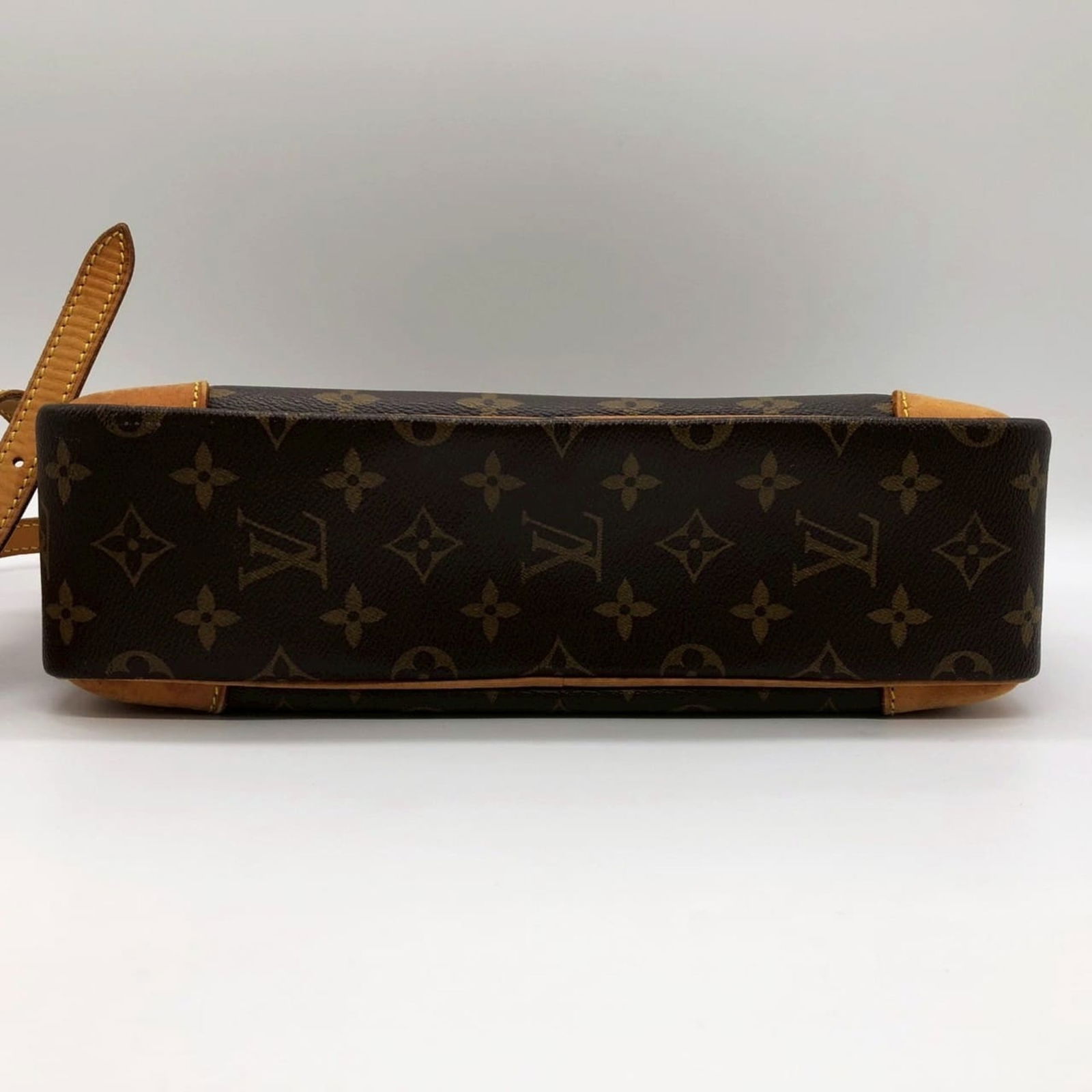 Monogram Louis Vuitton Shoulder Bag - 3