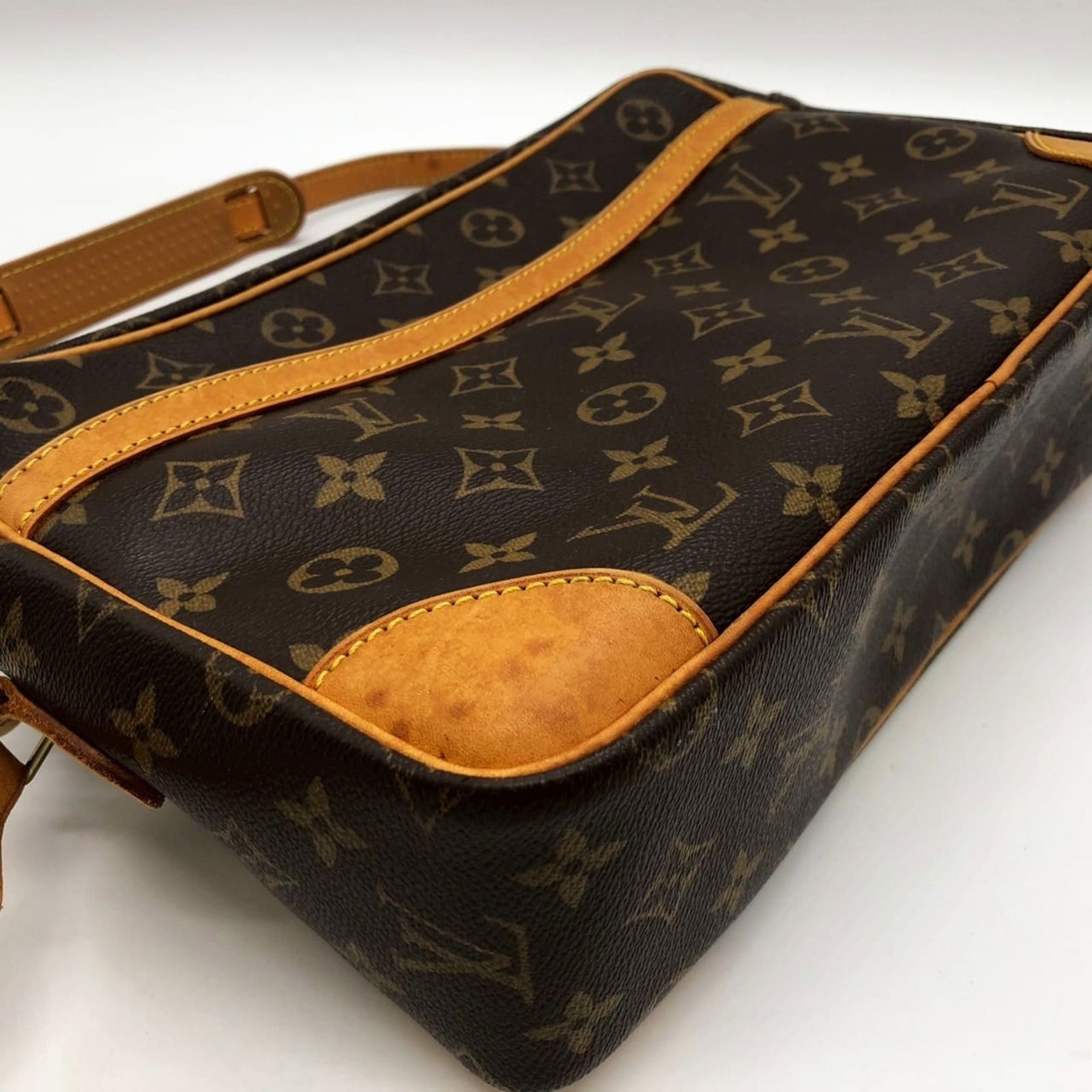 Monogram Louis Vuitton Shoulder Bag - 5