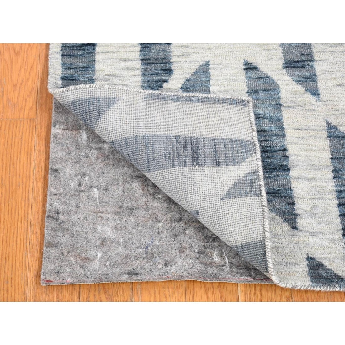 Rug 2'1"x3'2" Ivory Modern Design Silk with Wool Hand Knotted Mat - 2