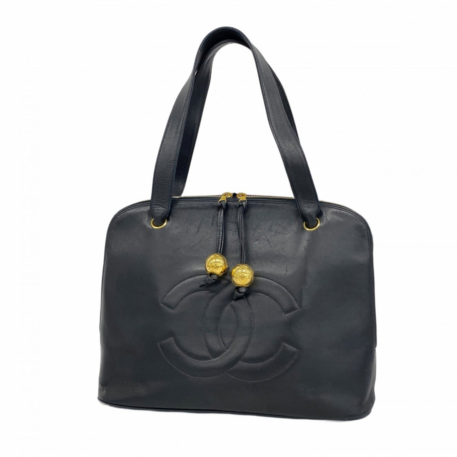 Leather Chanel Tote Bag: Leather Chanel Tote Bag This listing features Leather Chanel Tote Bag. Item specifics are provided below. Item Specifics: Brand: Chanel Type: Tote Bag Material: Leather Leather/Fur Type: Lambskin Colo