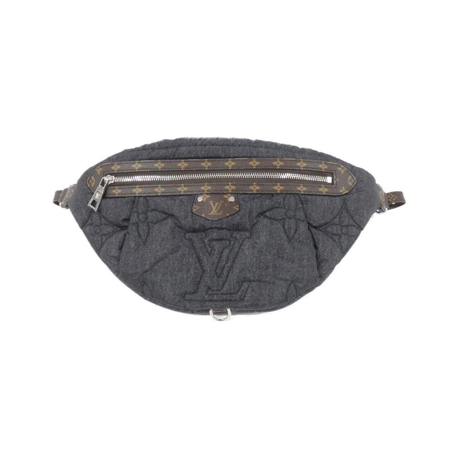 Nylon Louis Vuitton Shoulder Bag: Nylon Louis Vuitton Shoulder Bag This listing features Nylon Louis Vuitton Shoulder Bag. Item specifics are provided below. Item Specifics: Brand: Louis Vuitton Type: Shoulder Bag Material: Nylon