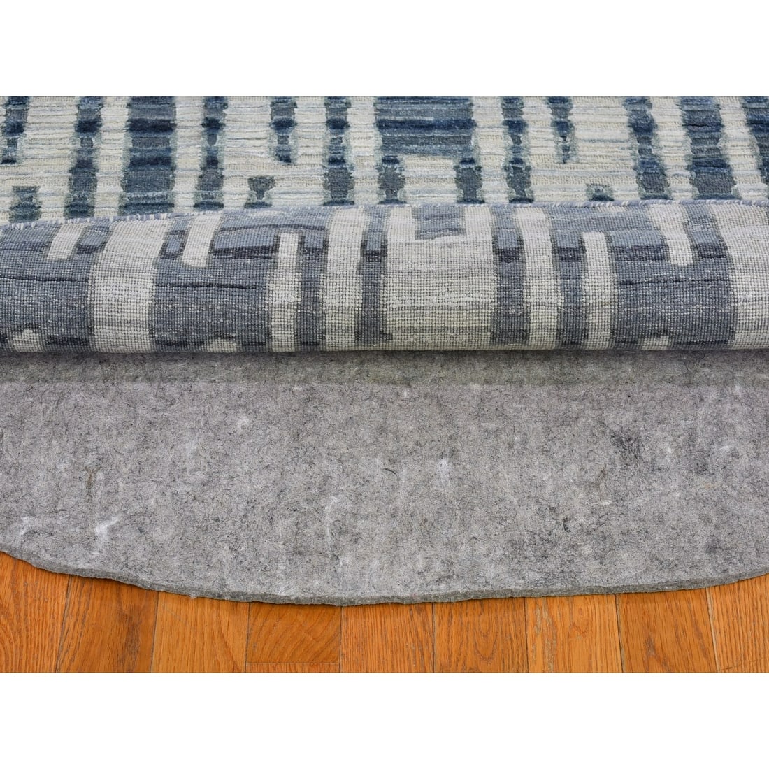 Rug 6'1"x6'1" Pure Silk and Wool Zigzag with Graph Design Hand Knotted - 4