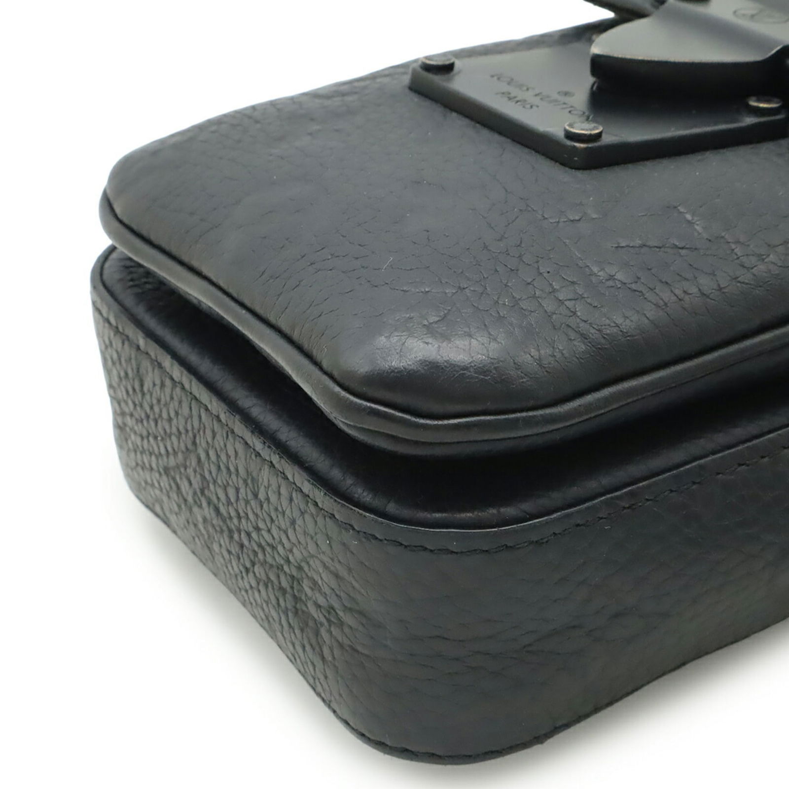 Leather Louis Vuitton Shoulder Bag - 4