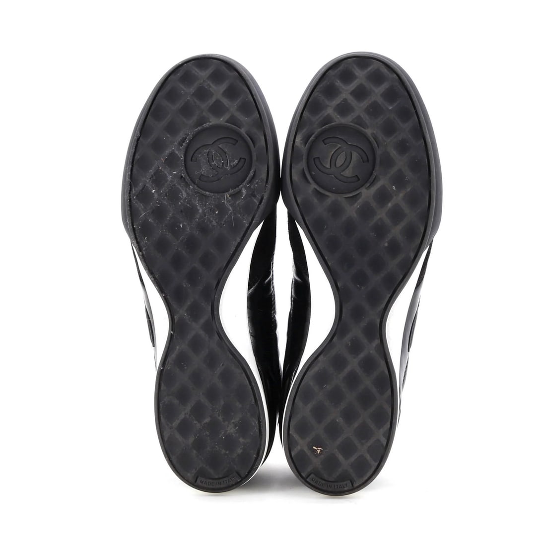 Suede Chanel Women's Low-Top Sneakers Quilted Leather and - 4