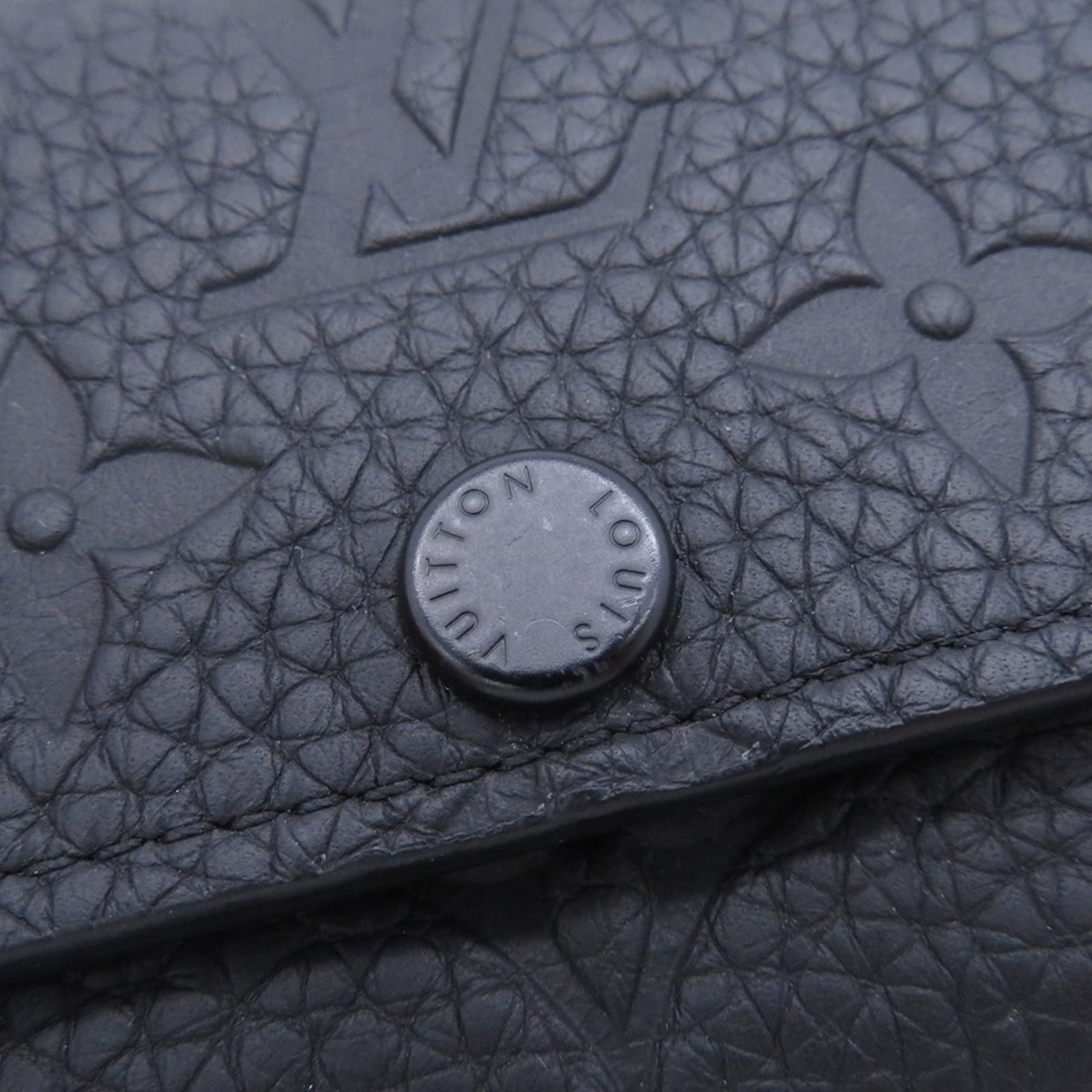 Leather Louis Vuitton Keycase - 10