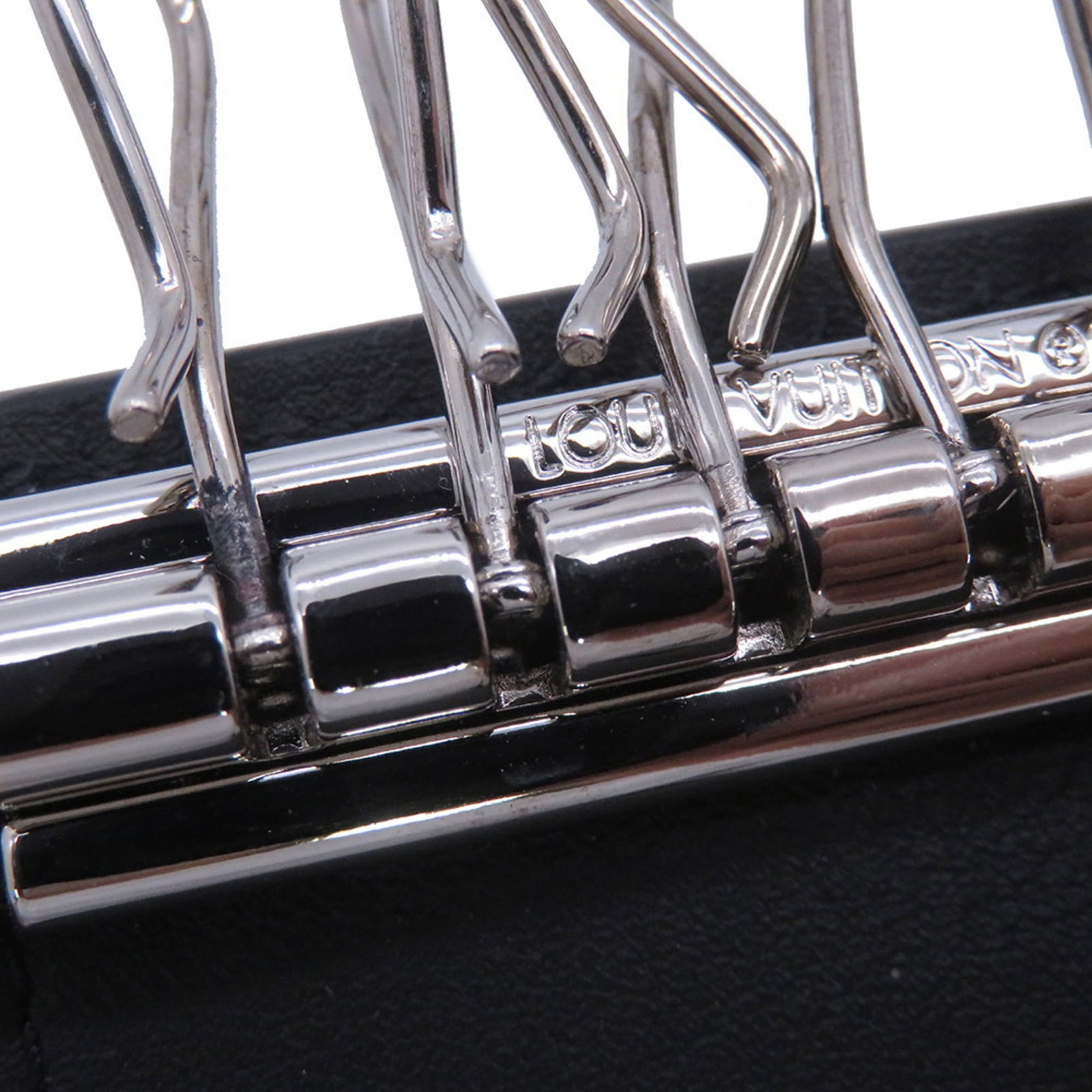Leather Louis Vuitton Keycase - 9