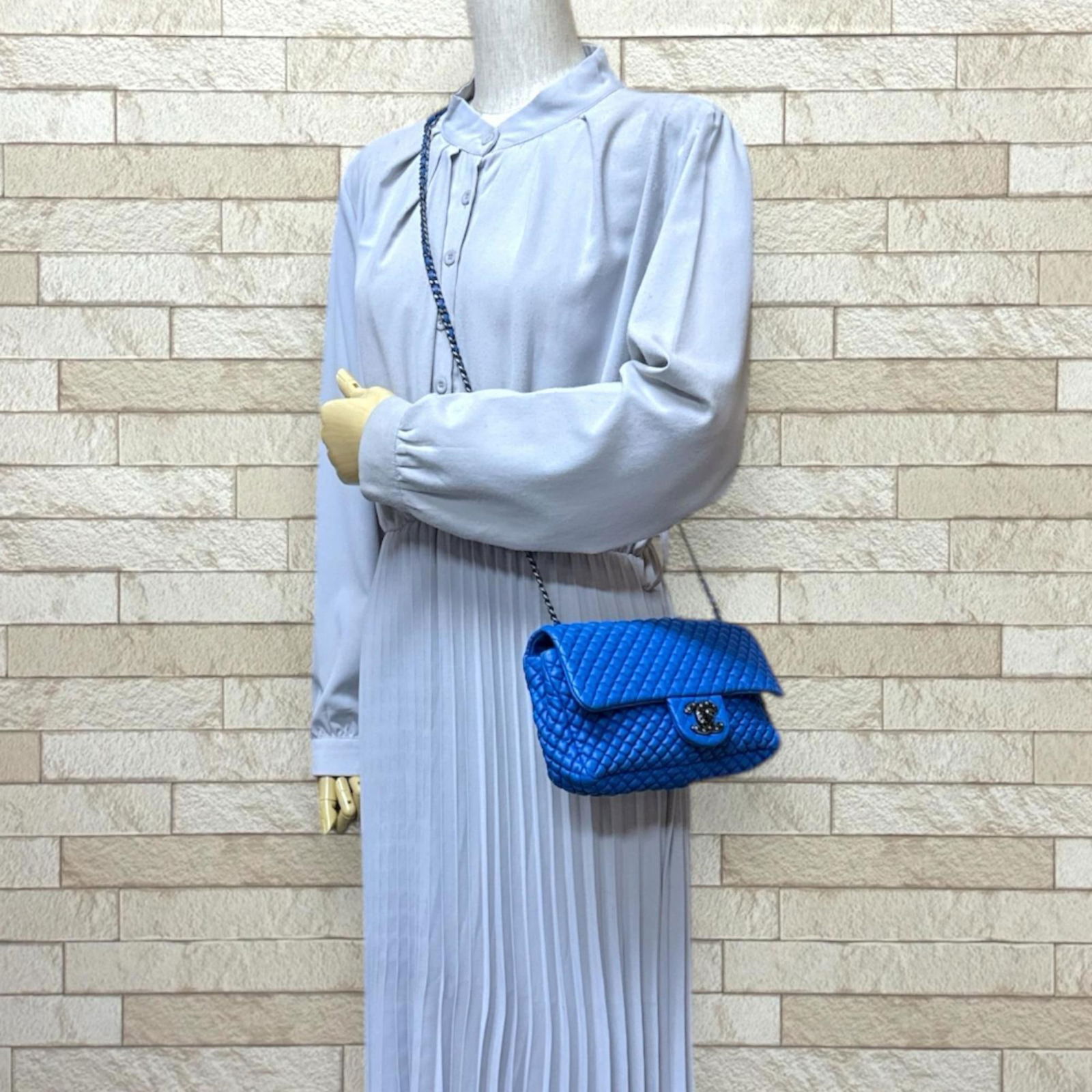 Leather Chanel Shoulder Bag - 2