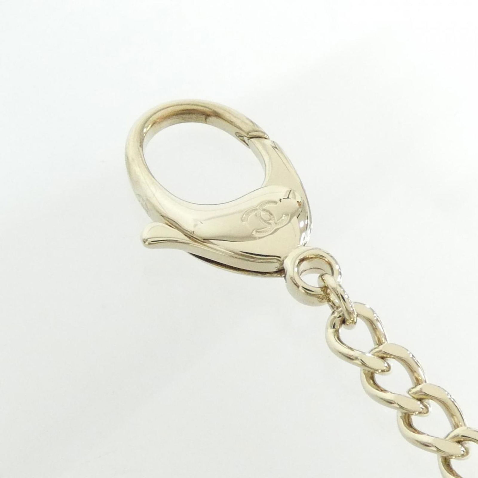 Pearl Chanel Keyring Artificial - 4