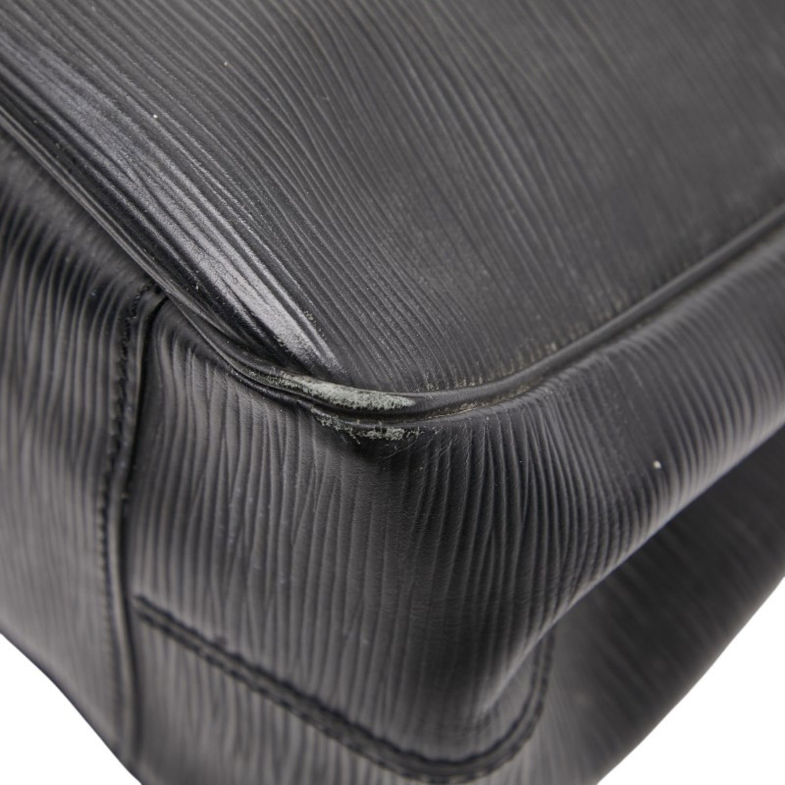 Leather Louis Vuitton Handbag - 6