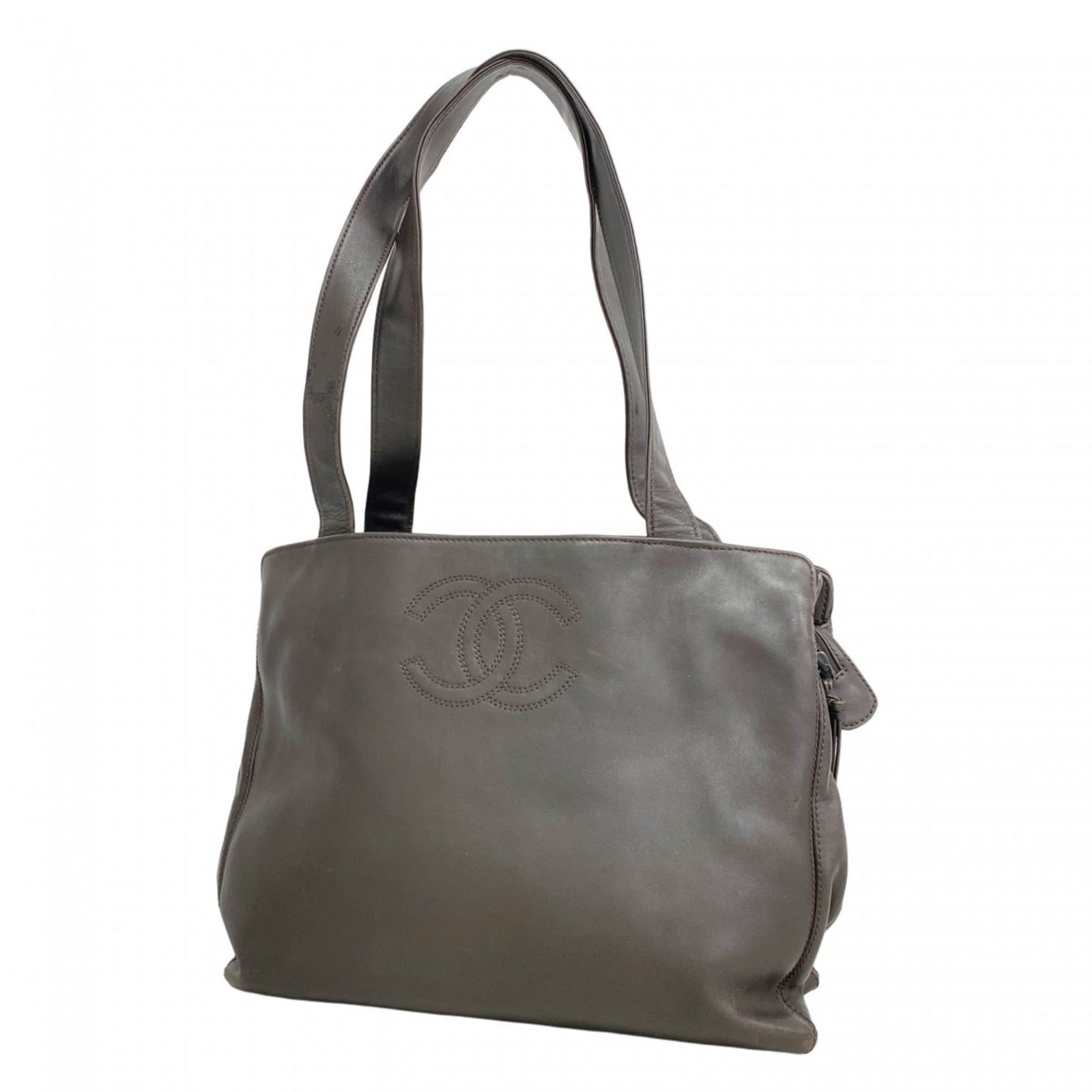 Leather Chanel Tote Bag: Leather Chanel Tote Bag This listing features Leather Chanel Tote Bag. Item specifics are provided below. Item Specifics: Brand: Chanel Type: Tote Bag Material: Leather Leather/Fur Type: Lambskin