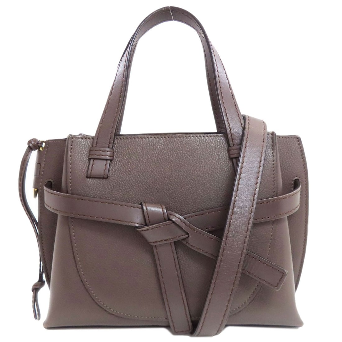Calf LOEWE Gate Top 2WAY Handbag: Calf LOEWE Gate Top 2WAY Handbag This listing features Calf LOEWE Gate Top 2WAY Handbag. Item specifics are provided below. Item Specifics: Brand: LOEWE Style: Handbag Exterior Material: Calf Exterior