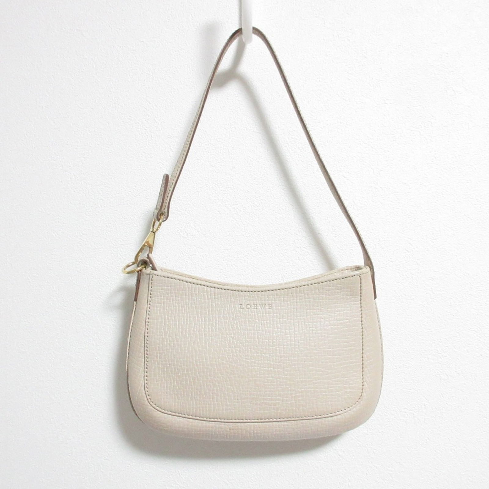 Shoulder Bag - Loewe Handbag: Shoulder Bag - Loewe Handbag This listing features Shoulder Bag - Loewe Handbag. Item specifics are provided below. Item Specifics: Brand: Loewe Type: Handbag, Shoulder Bag Color: Beige Gender: Women