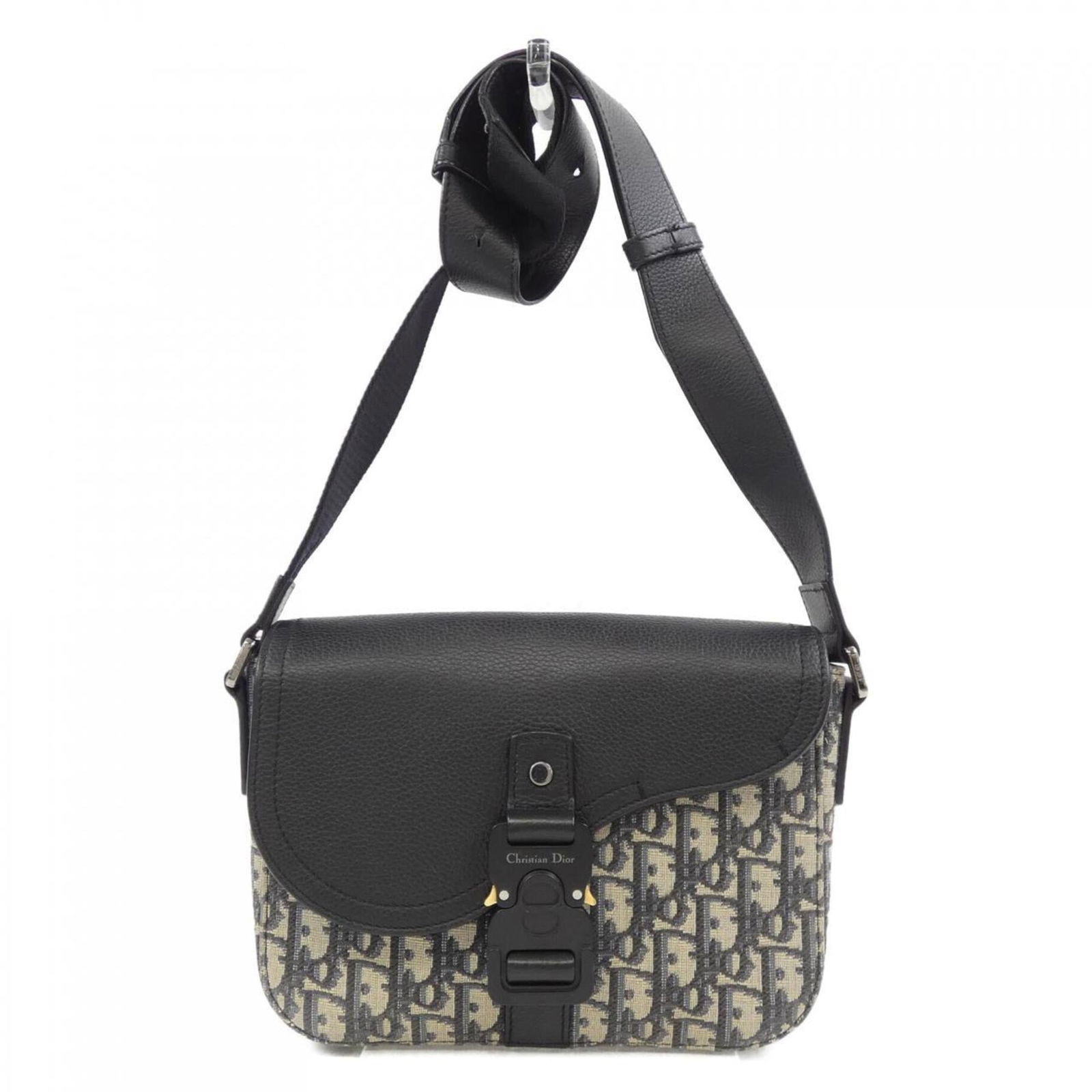 Handbag Christian Dior: Handbag Christian Dior This listing features Handbag Christian Dior. Item specifics are provided below. Item Specifics: Brand: Christian Dior Type: Handbag Color: Beige, Black, Navy Gender: Men Size