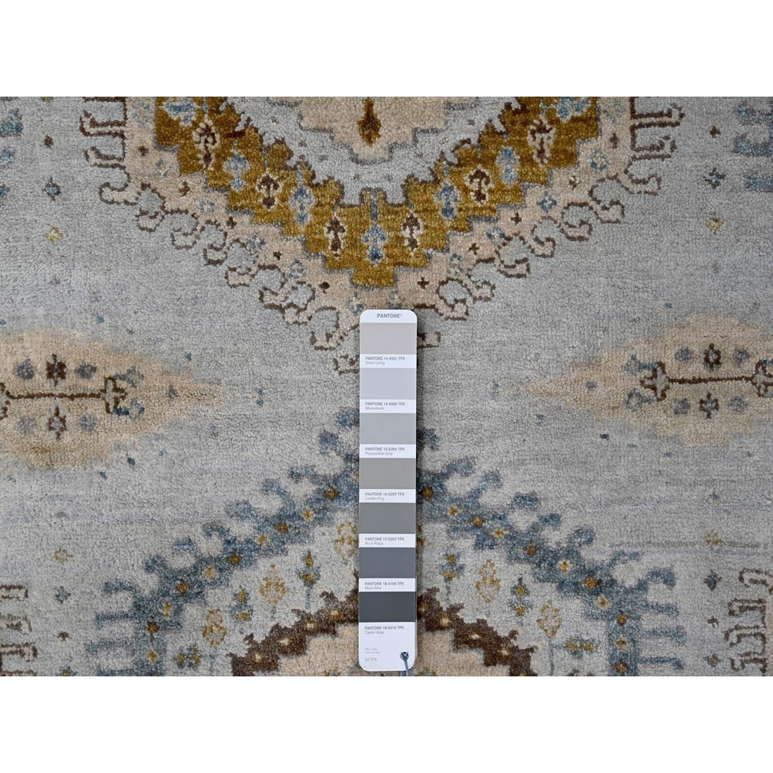 Rug 6'x6' Gray Zoroastrian 100% Wool Village Inspired Hand Knotted Round - 3