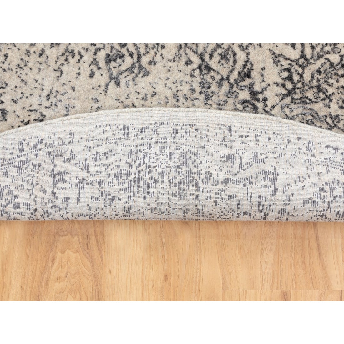 Rug 5'10"x5'10" Round Fine jacquard Hand Loomed Erased Design Wool & Silk - 3