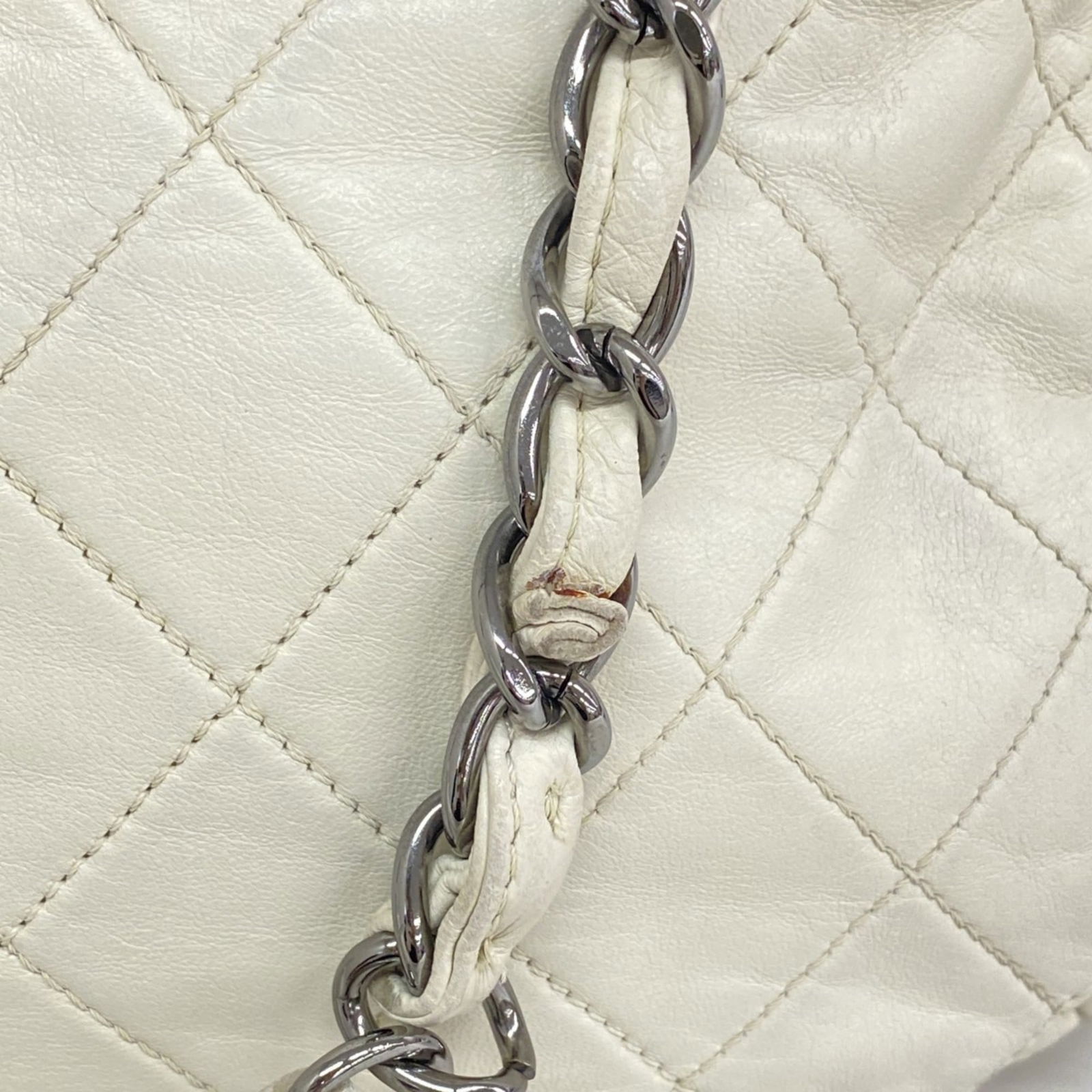 Leather Chanel Shoulder Bag - 8