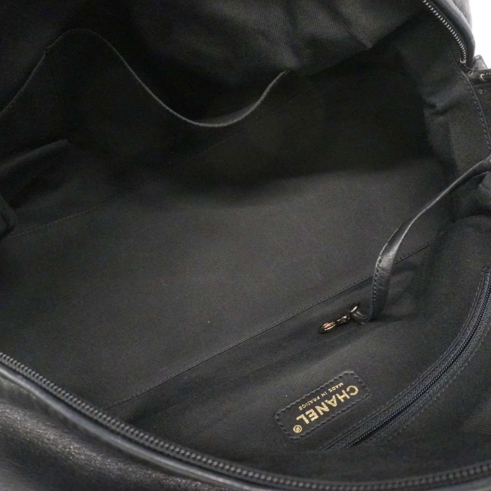 Leather Chanel Handbag - 4