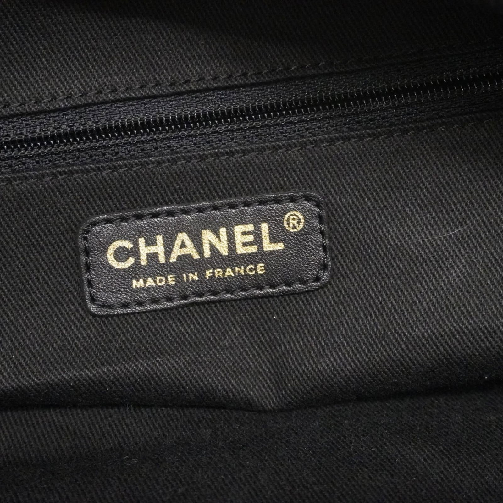 Leather Chanel Handbag - 5