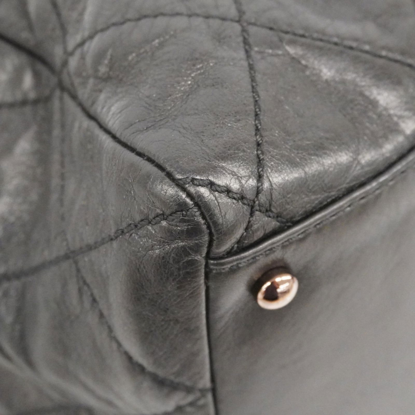 Leather Chanel Handbag - 6