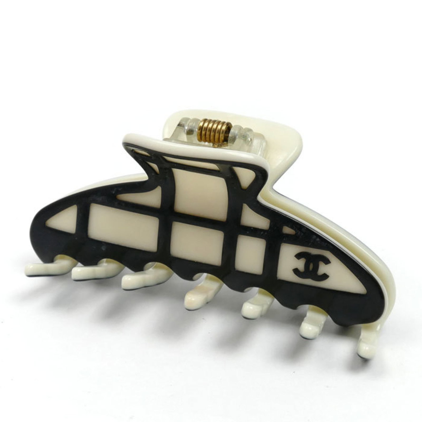 Plastic Chanel Hair Clip: Plastic Chanel Hair Clip This listing features Plastic Chanel Hair Clip. Item specifics are provided below. Item Specifics: Brand: Chanel Type: Hair Clip Gender: Women Color: Black, White Material: