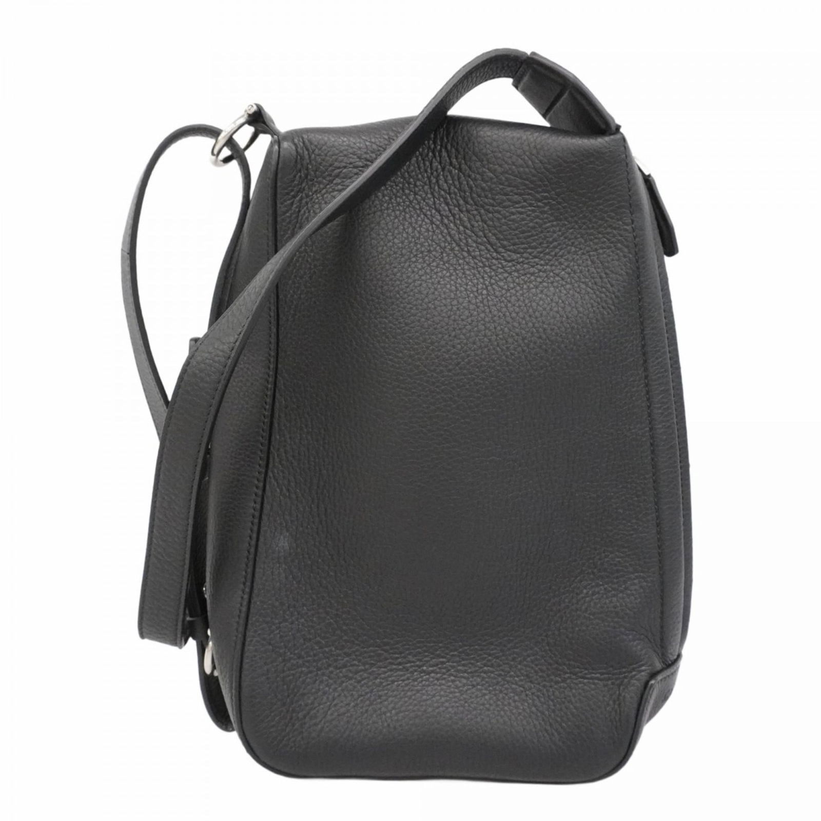 Leather Salvatore Ferragamo Shoulder Bag: Leather Salvatore Ferragamo Shoulder Bag This listing features Leather Salvatore Ferragamo Shoulder Bag. Item specifics are provided below. Item Specifics: Brand: Salvatore Ferragamo Type: Shoulder