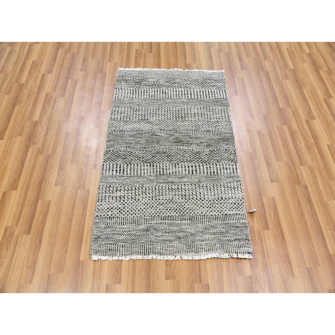 Rug 2'7"x4'1" Rustic Gray Grass Design Hand Knotted Undyed Organic Wool - 2