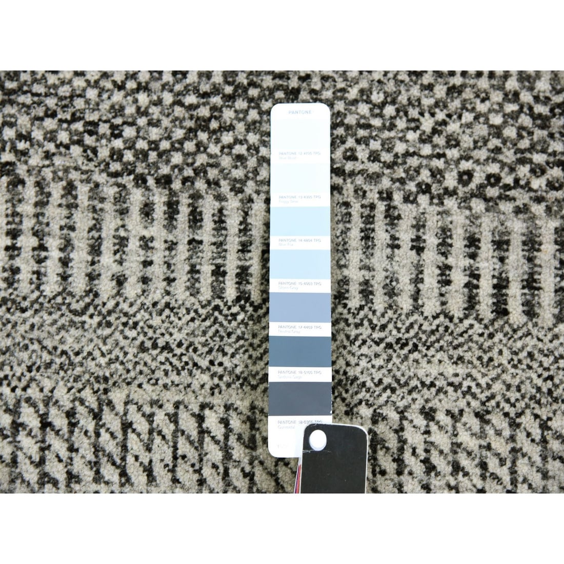 Rug 2'7"x4'1" Rustic Gray Grass Design Hand Knotted Undyed Organic Wool - 4