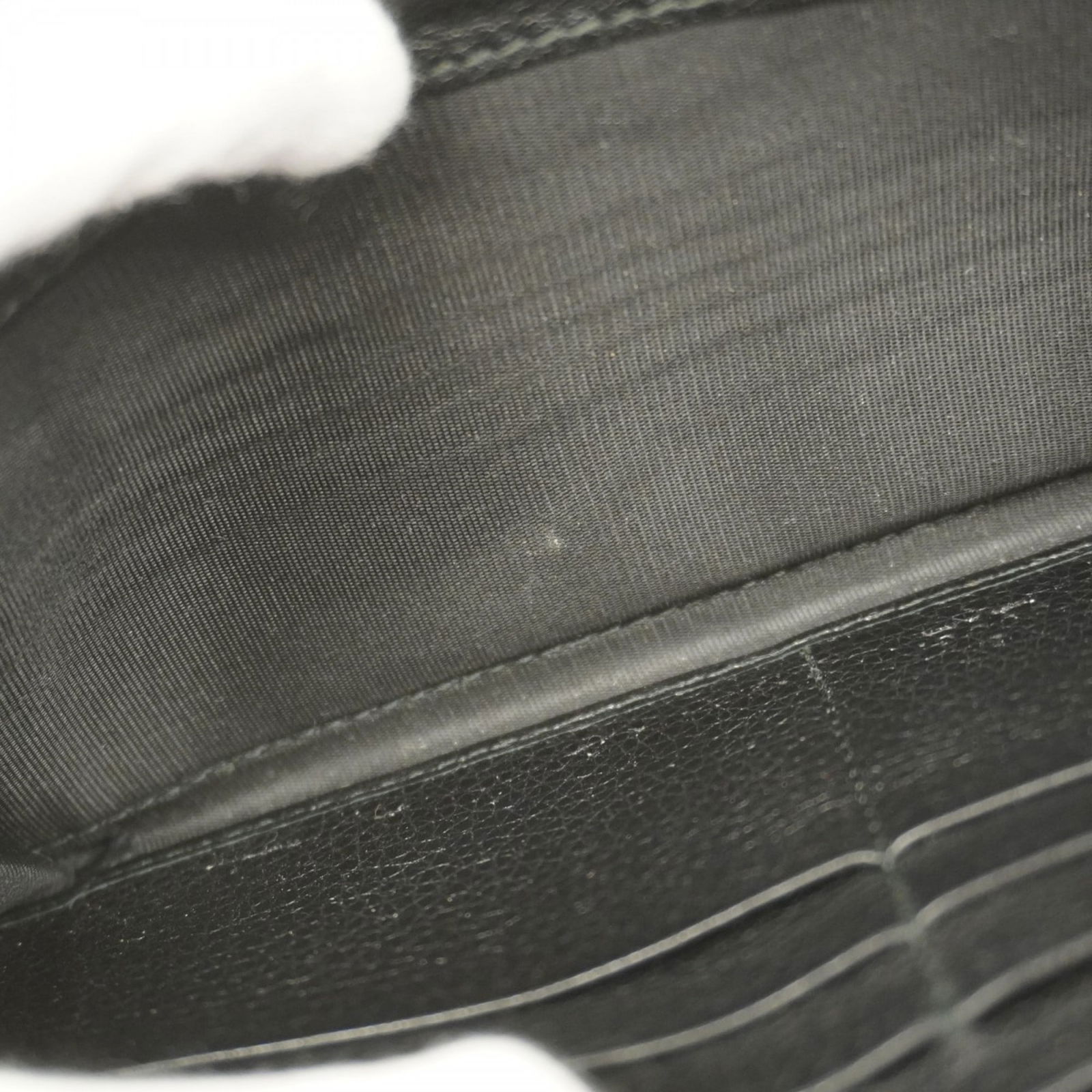 Leather Gucci Long Wallet (Bi-Fold) - 12