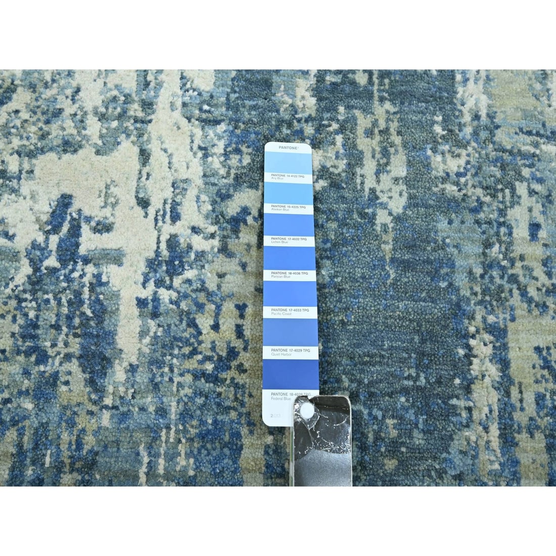 Rug 4'1"x6'2" Light Blue Hand Knotted Abstract Design Pure Silk and Wool - 4