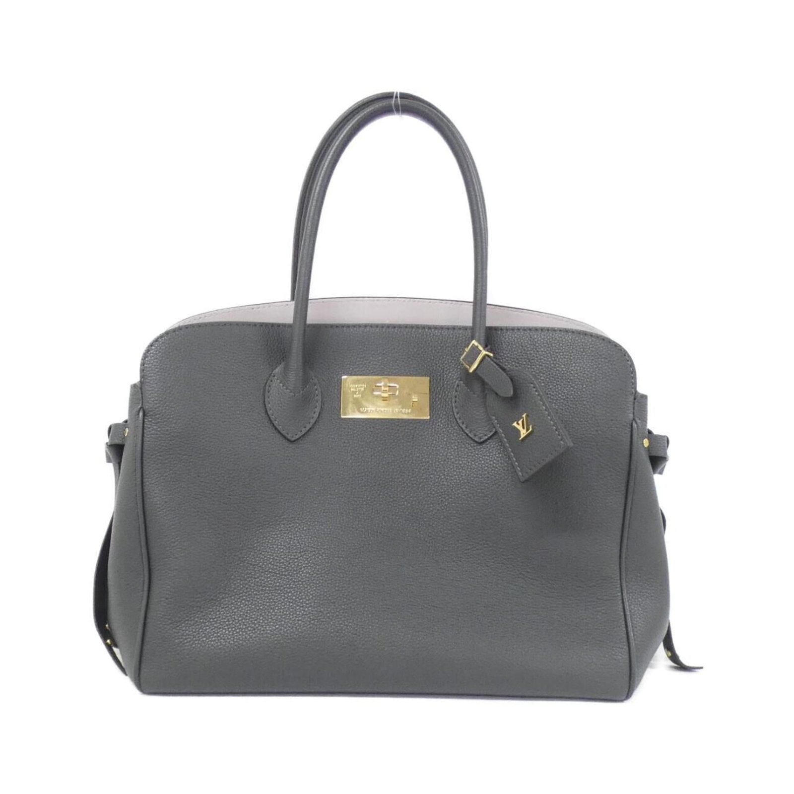 Leather Louis Vuitton Handbag: Leather Louis Vuitton Handbag This listing features Leather Louis Vuitton Handbag. Item specifics are provided below. Item Specifics: Brand: Louis Vuitton Type: Handbag Material: Leather Leather/Fur