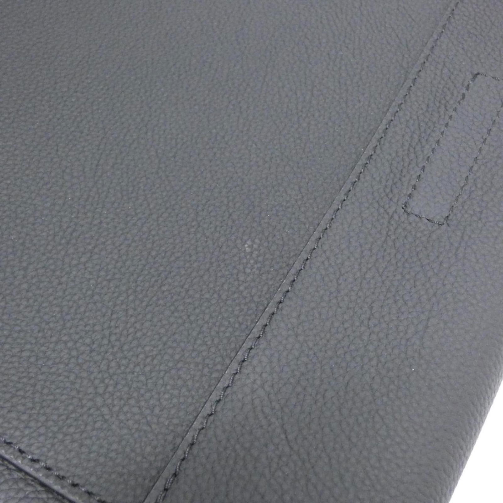 Leather Louis Vuitton Shoulder Bag - 4