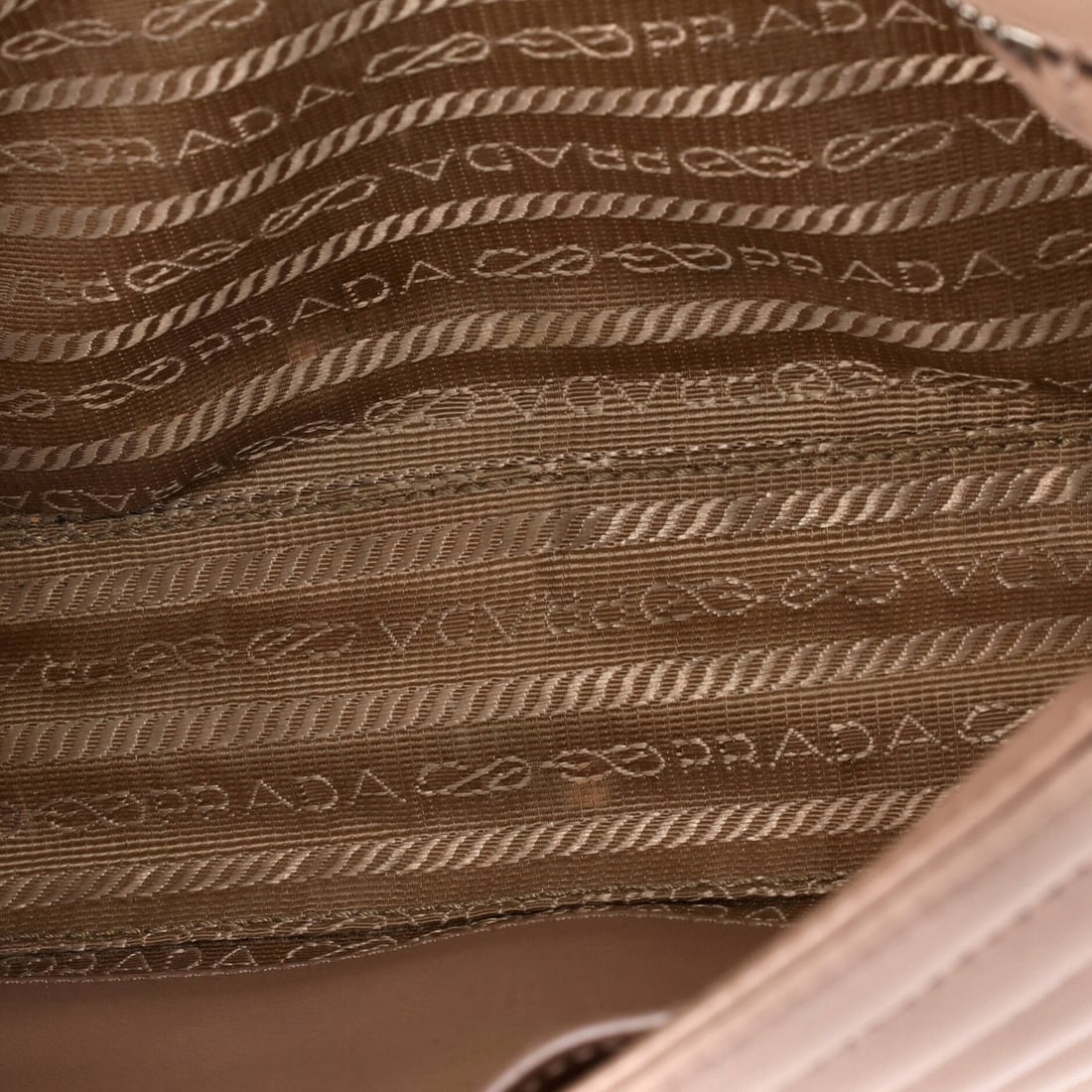 Medium Prada Chain Flap Shoulder Bag Diagramme Quilted Leather - 5