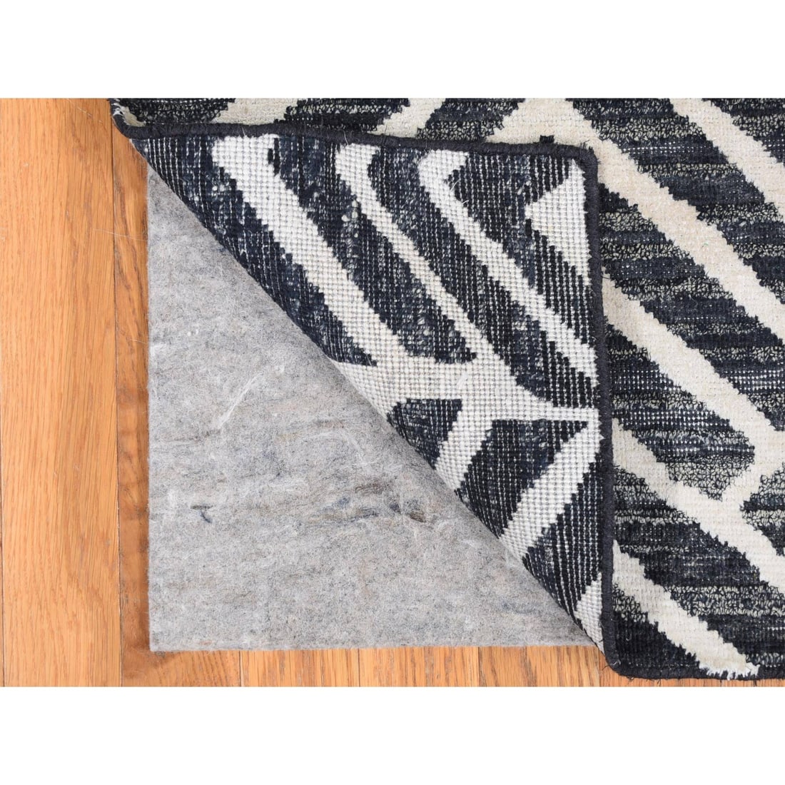 Rug 2'2"x2'2" Black Modern Design Silk with Wool Hand Knotted Sample Mat - 2