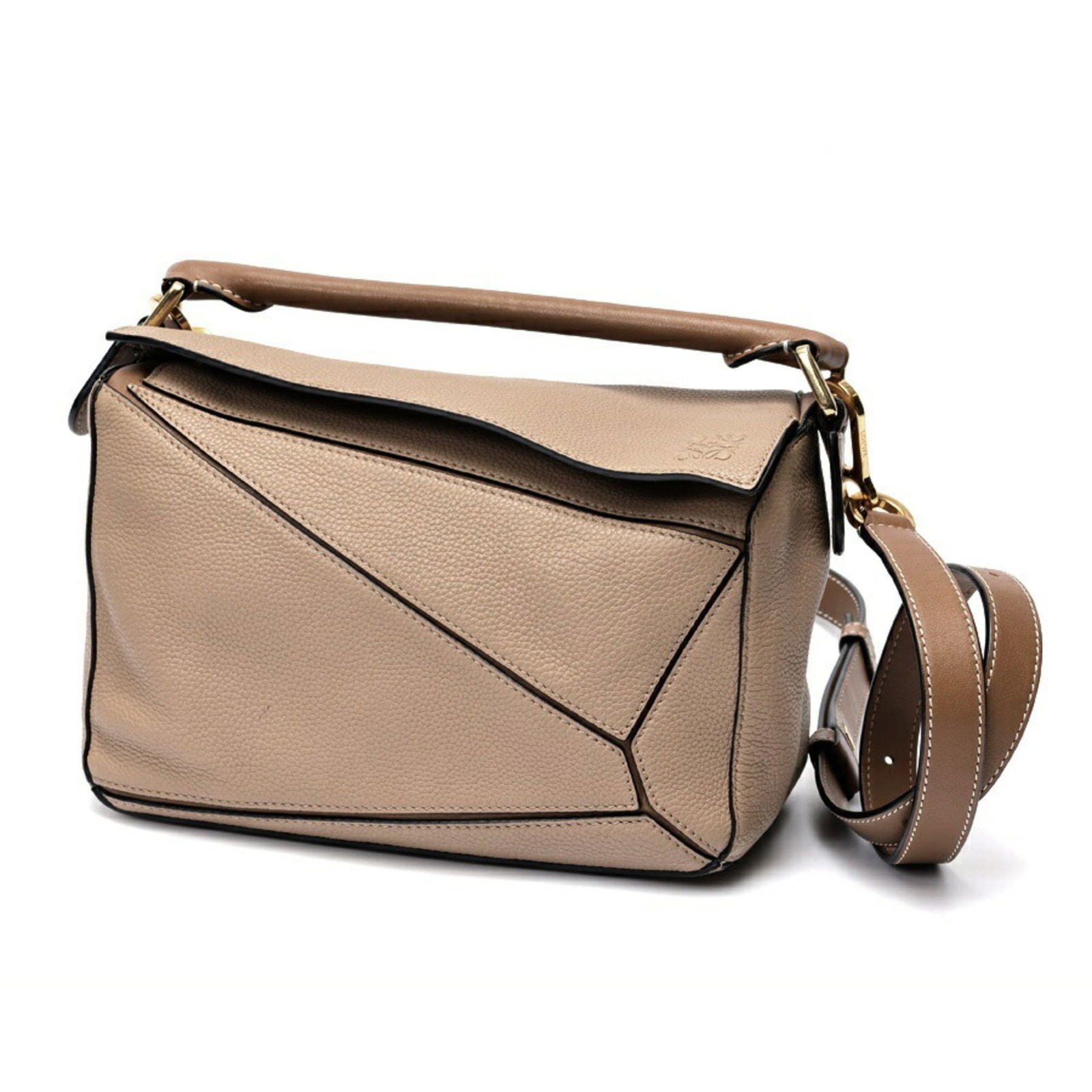 Bag Loewe Shoulder: Bag Loewe Shoulder This listing features Bag Loewe Shoulder. Item specifics are provided below. Item Specifics: Brand: Loewe Type: Shoulder Bag Color: Sand Gender: Women Size (Hxwxd): 16.5cm x 24cm