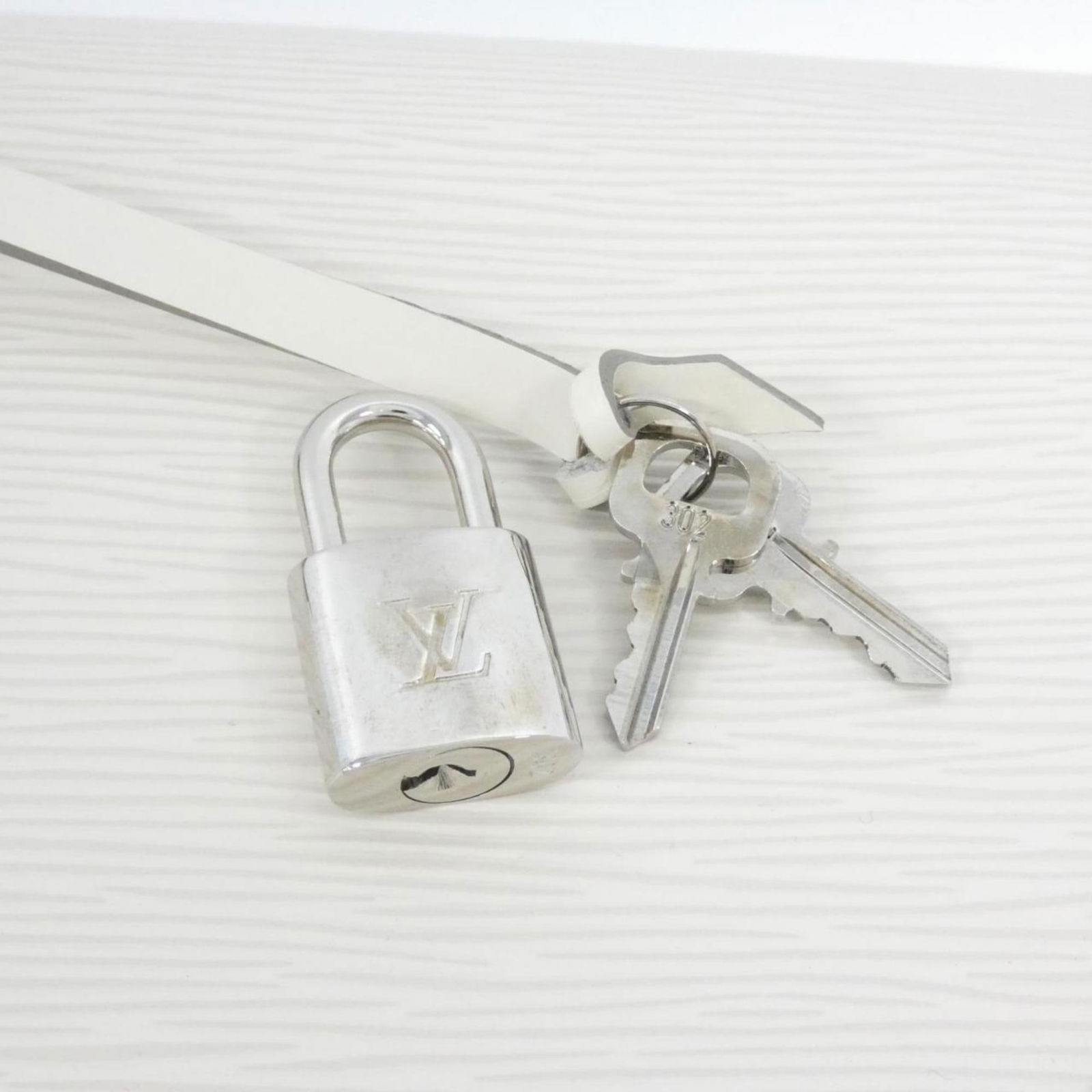 Leather Louis Vuitton Handbag - 7