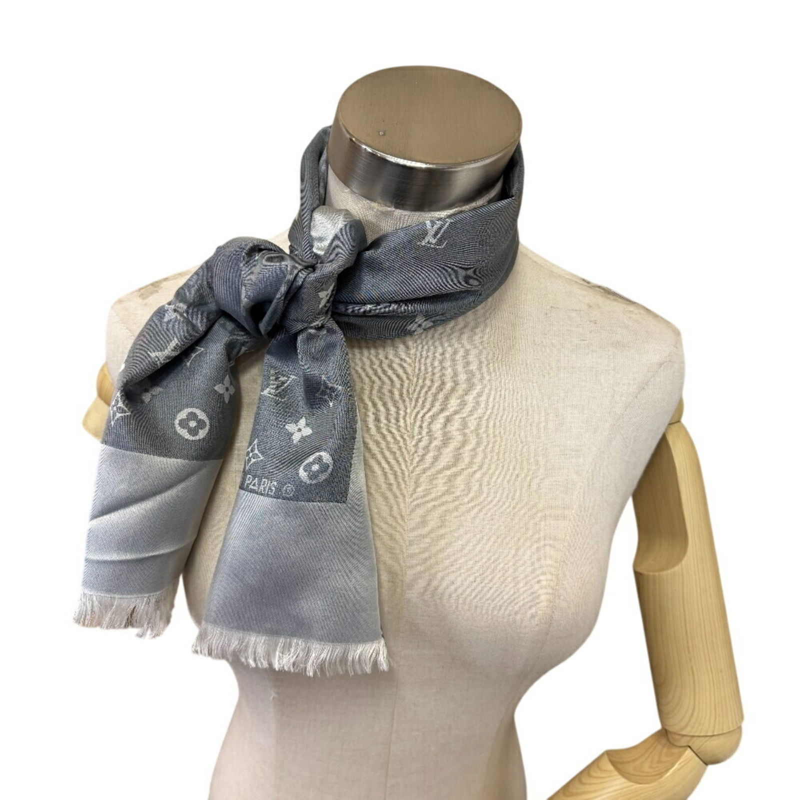 Silk Louis Vuitton Scarf - 8