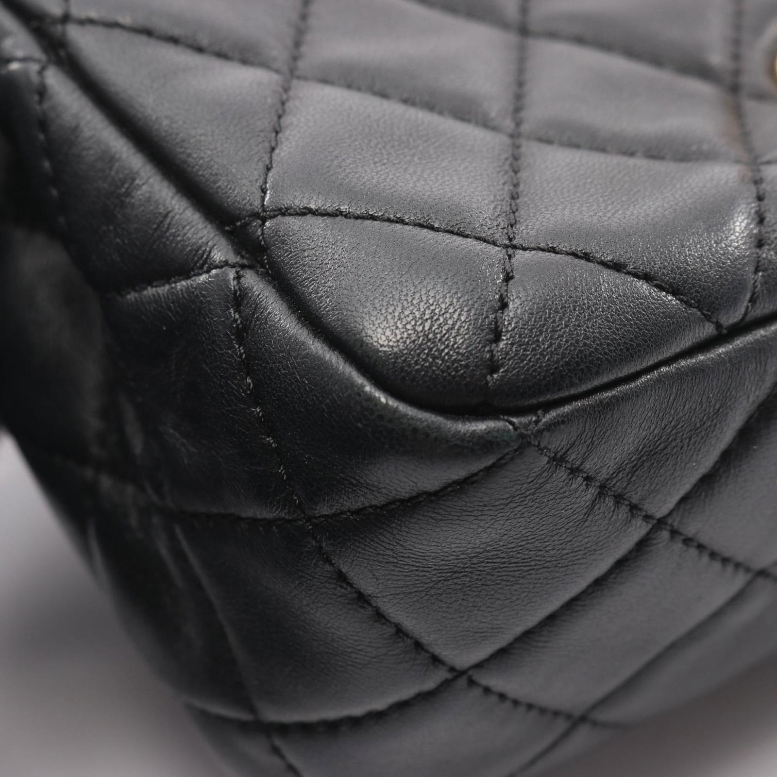 Leather Chanel Shoulder Bag - 8