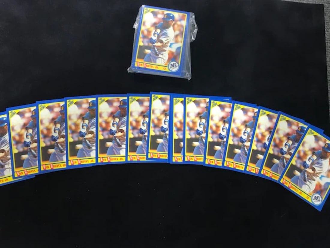 Lot Ken Griffey Jr. Unsigned 1990 Score Baseball Investment: Lot Ken Griffey Jr. Unsigned 1990 Score Baseball Investment This listing features Lot Ken Griffey Jr. Unsigned 1990 Score Baseball Investment. Item specifics are provided below. Item Specifics: Ken