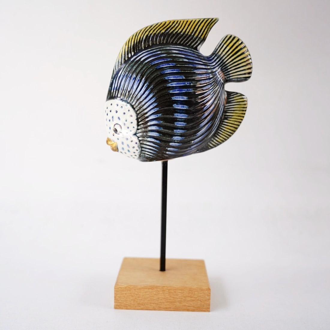 1997 - Lisa Larson Ocean Series Fish Object - Nordic Vintage - Made in Sweden: 1997 - Lisa Larson Ocean Series Fish Object - Nordic Vintage - Made in Sweden This listing features 1997 - Lisa Larson Ocean Series Fish Object - Nordic Vintage - Made in Sweden. Item specifics are pr