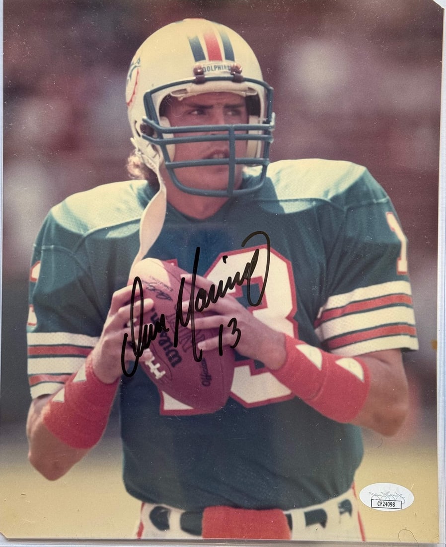 (JSA) Dan Marino Autographed Miami Dolphins 8x10 Photo (1 of 1)
