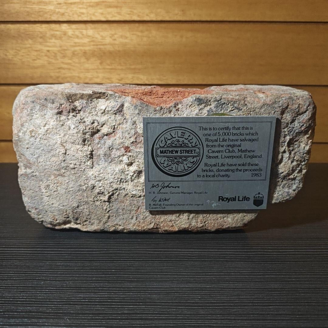 plate The Beatles Original Cavern Club Brick in Liverpool limitedW/ certificate (1 of 10)