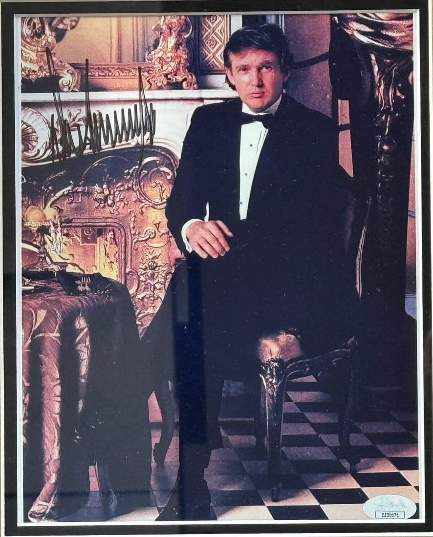 (JSA) Donald Trump Autographed 8x10 Framed Photo - 3