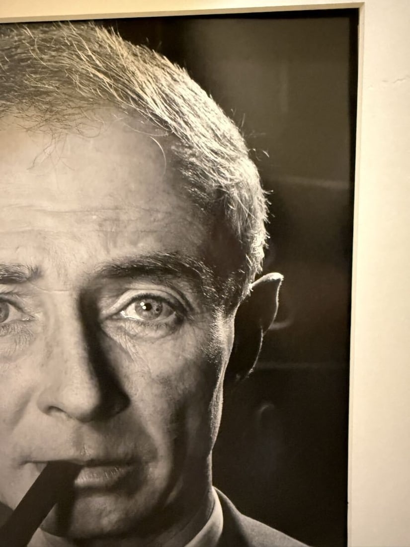 Photograph Philippe Halsman "Robert Oppenheimer 1958" Edition - 7