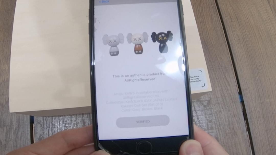 NFC KAWS: HOLIDAY JAPAN ED1000 Japanese Traditional Crafts Kokeshi Doll Figurine - 7