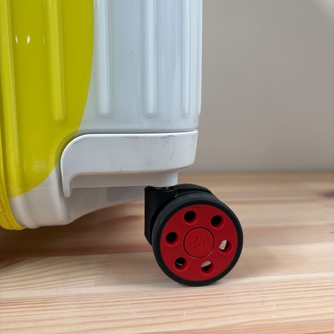 Carry-On RIMOWA x CHAOS Essential Cabin 36L White Yellow 4-Wheel Suitcase - 12