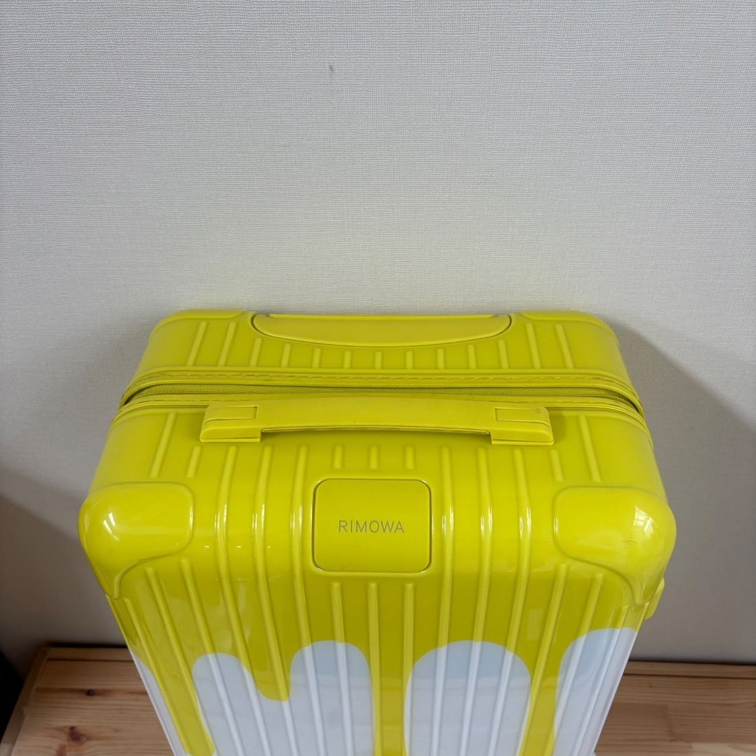 Carry-On RIMOWA x CHAOS Essential Cabin 36L White Yellow 4-Wheel Suitcase - 5