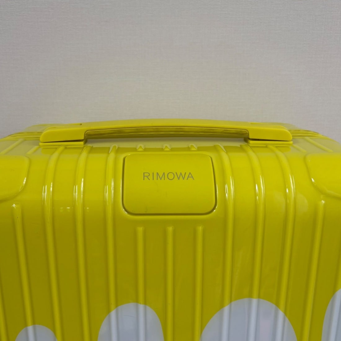 Carry-On RIMOWA x CHAOS Essential Cabin 36L White Yellow 4-Wheel Suitcase - 6