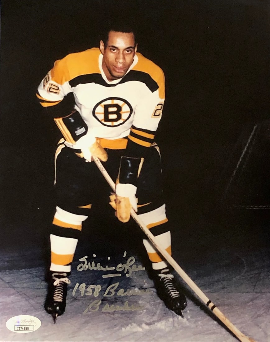 (JSA) Willie O'Ree Autographed 8x10 Hockey Photo (1 of 1)