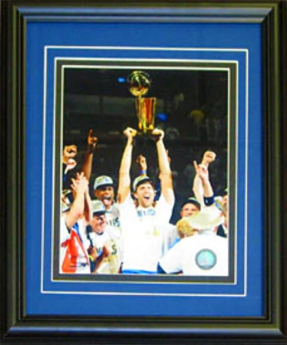 Photo 2010-2011 Dallas Mavericks Unsigned Framed Celebration 8x10 (1 of 1)